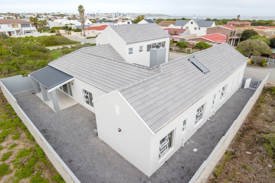 4 Bedroom Property for Sale in Yzerfontein Western Cape